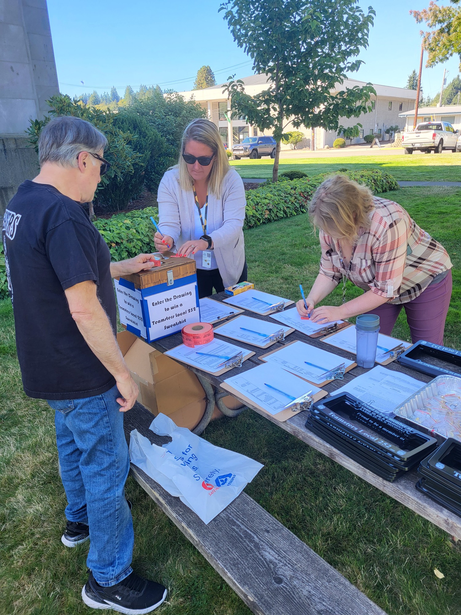 TEAMSTERS LOCAL 252 visual data 6